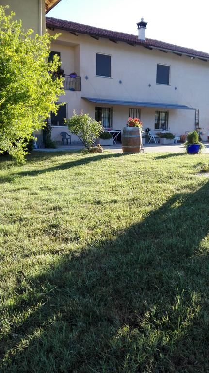 Bed & Breakfast Cascina Beatrice Rodello Bagian luar foto